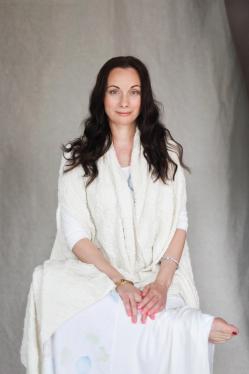 Aкадемия Kундалини йога для начинающих Harman Kaur женские практики